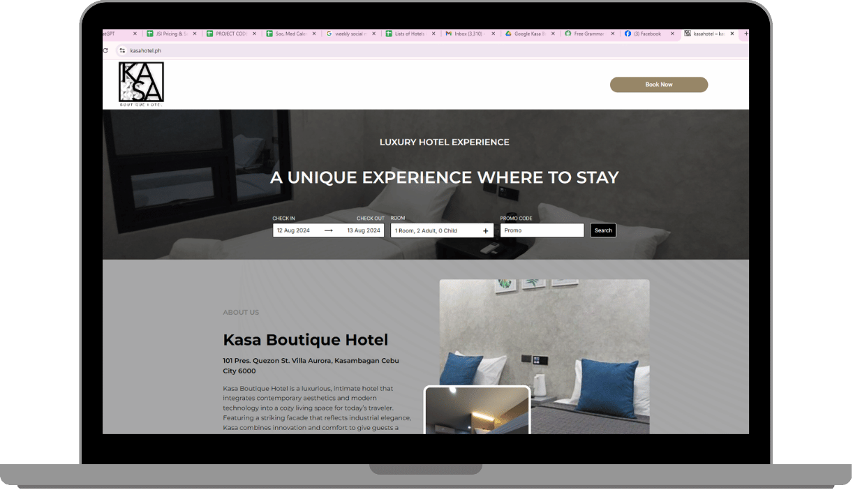 Laptop displaying a hotel website powered by the Fraktel